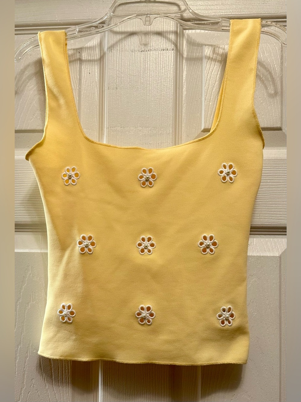 Zara Women’s Yellow Floral Appliqué Tank Top